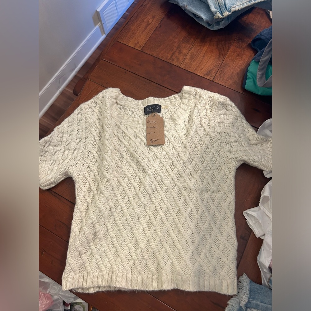 cute cream short sleeve sweater